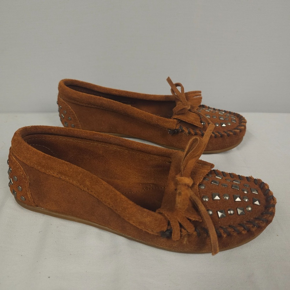 Minnetonka Moccasins Women Size 7 Brown Suede Studded Slip On Kelty Mock Toe